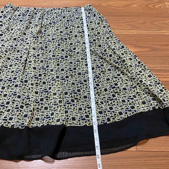 Vintage plus size women’s skirt elastic band waist, pleated mid length size16W - Picture 8 of 11